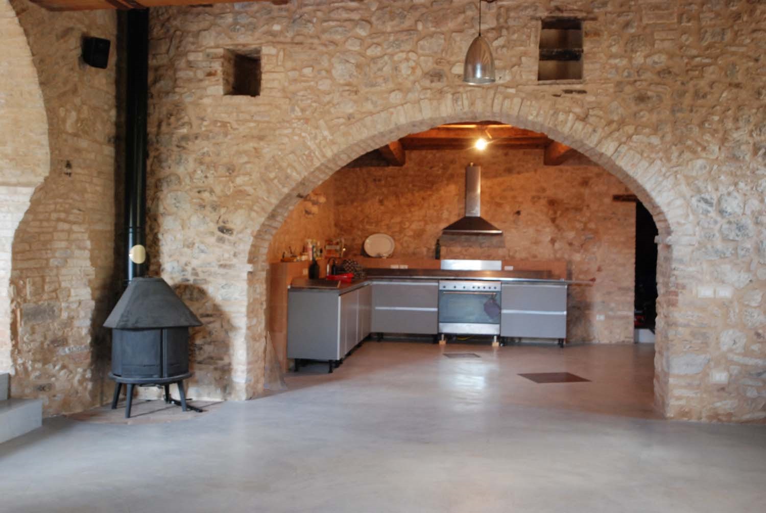 pavimentazione resina cucina immobile rustico