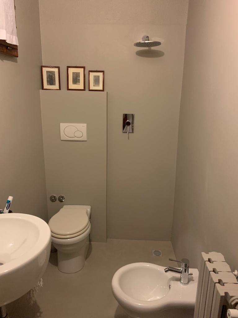 bagno in resina abitazione