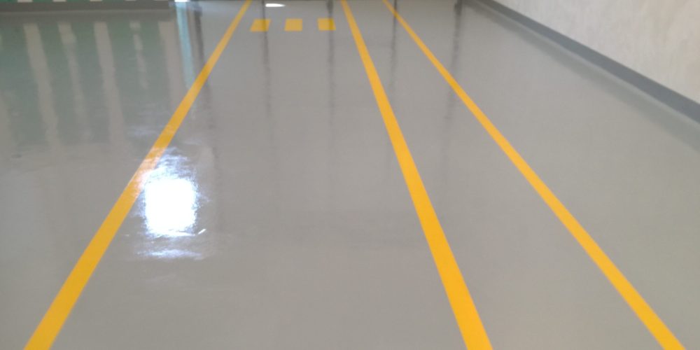 Pavimentazione industriale in resina in capannone produttivo